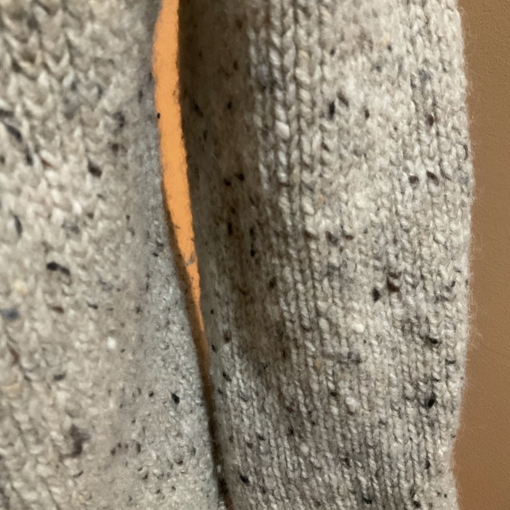 “Fisherman out of Ireland” 100% wool, made in Ireland sweater. - Picture 6 of 11